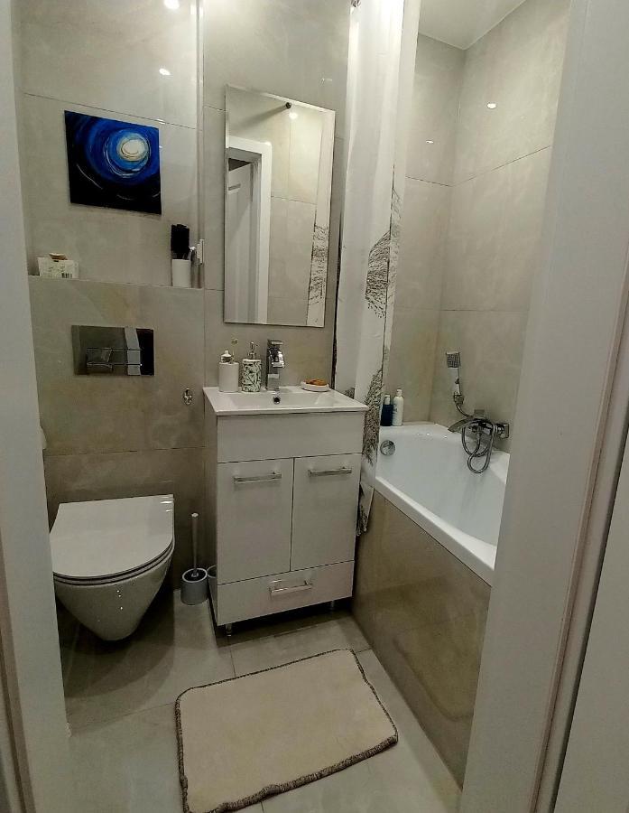 Nice Apartament With Small Tub Βαρσοβία Εξωτερικό φωτογραφία