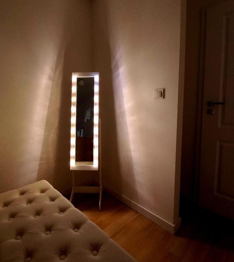 Nice Apartament With Small Tub Βαρσοβία Εξωτερικό φωτογραφία